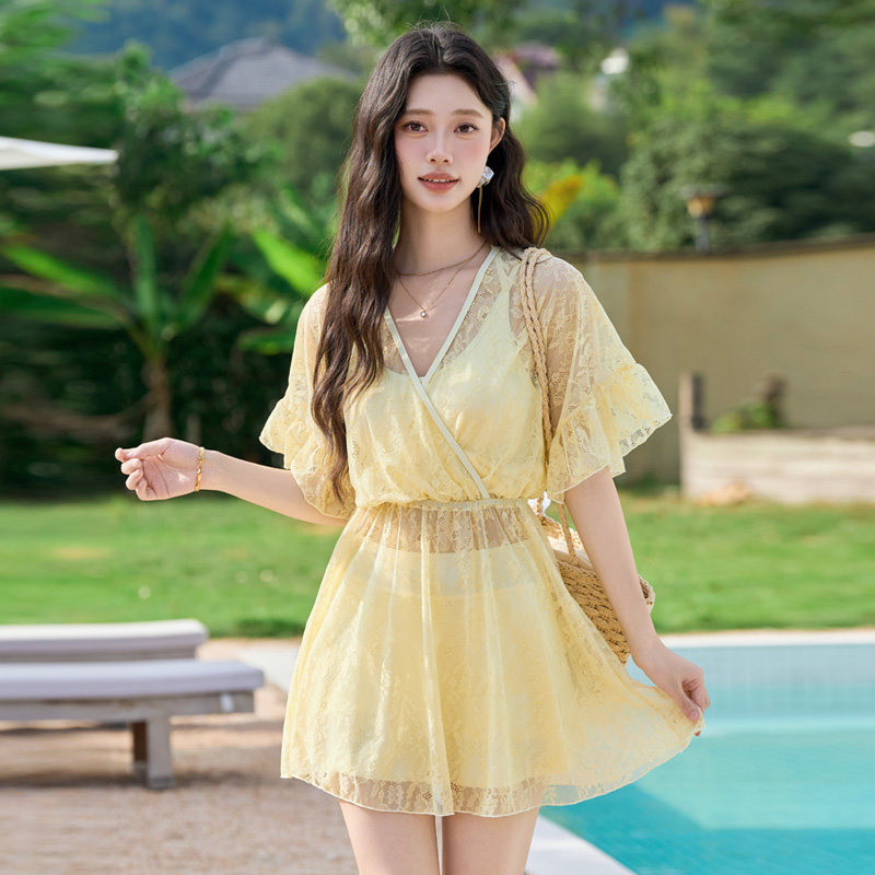 高级感绝美显白泳衣女比基尼三件套裤裙套装保守显瘦大码沙滩度假