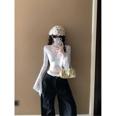 法式白色蕾丝打底衫女装早秋设计感v领性感内搭修身短款气质上衣