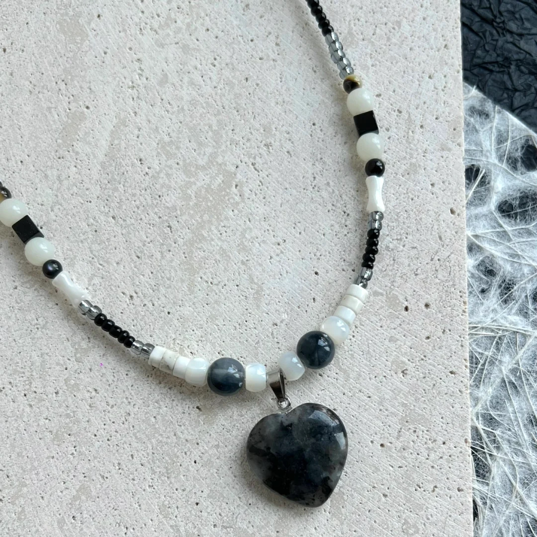 惜兰梦原创设计新中式小众爱心吊坠项链女黑白珠子链百搭毛衣链