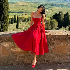 法式复古红色吊带连衣裙子女装夏季2025新款气质高级感沙滩长裙
