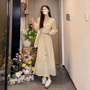 法式高级感v领连衣裙子女2025新款早春季穿搭收腰掐腰裙超火长