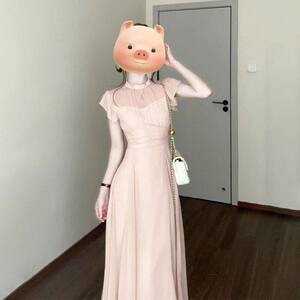 法式纯欲风修身显瘦粉色连衣裙子女夏季2025年新款高级感气质长