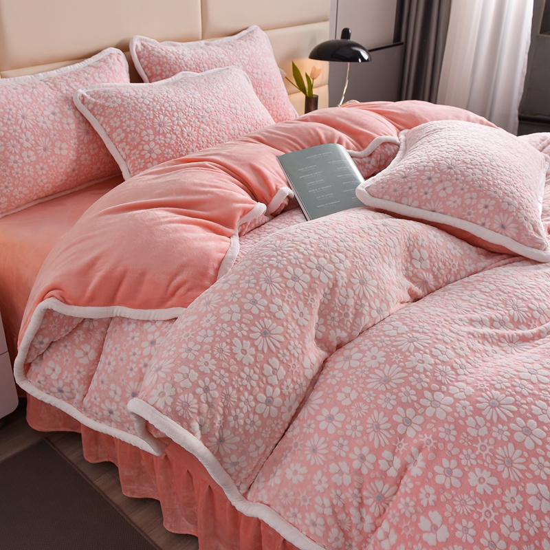 新款雕花牛奶绒四件套加厚亲肤冬季高级感双面珊瑚绒被套床单裙式