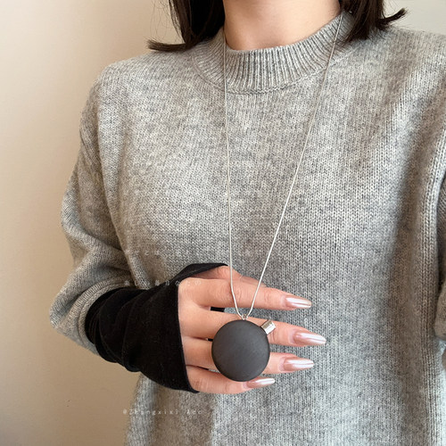 简约复古木质酒壶吊坠长款项链女高级感个性轻奢时尚颈链毛衣链