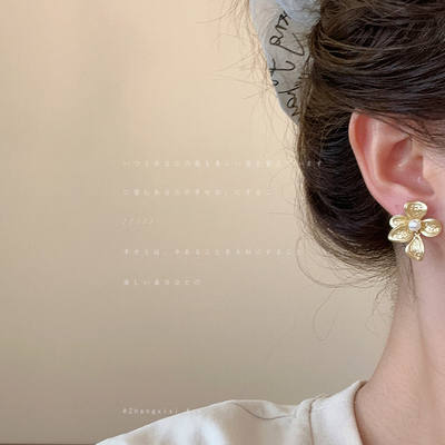 清冷高级感纹理花朵珍珠耳钉女小众个性轻奢气质时尚百搭通勤耳饰