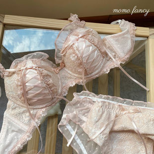 日系内衣女小胸聚拢无钢圈性感蕾丝胸罩防下垂调整型少女文胸套装