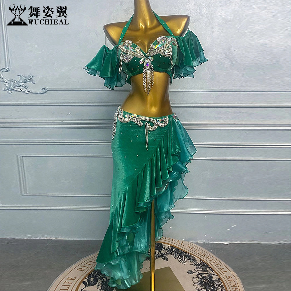 舞姿翼肚皮舞演出表演服装女绿色丝绒烫钻文胸荷叶边鼓舞长裙套装