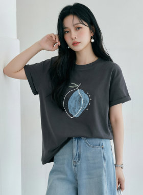 慵懒风宽松卷边短袖T恤女夏款深灰色手绘水果印花圆领短袖