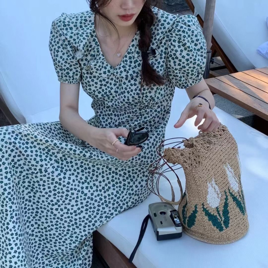 Short sleeve dress with floral lotus collar