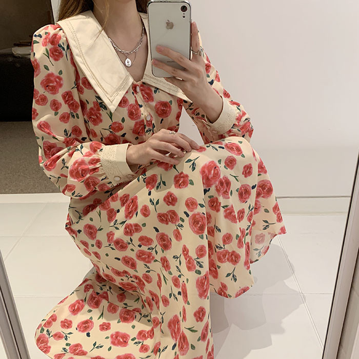 Rose Dress with collar and waist in early spring