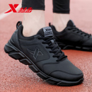 轻便软底防水跑步鞋 特步男鞋 冬季 皮面官方旗舰店正品 男 黑色运动鞋