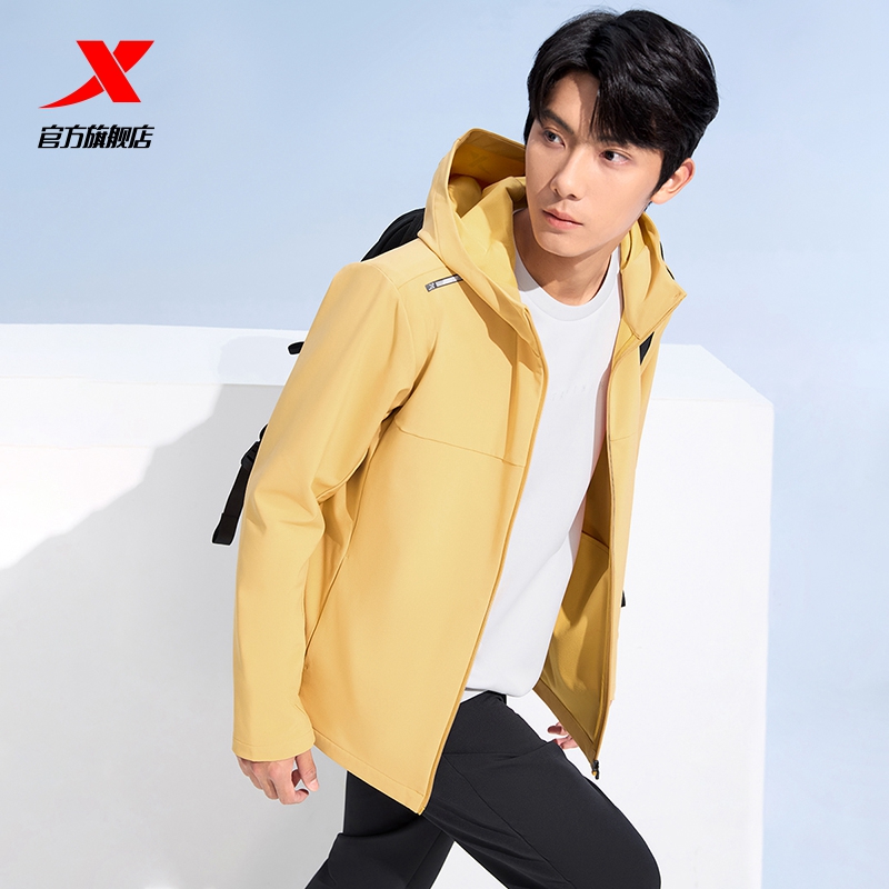特步户外冲锋衣软壳衣官方旗舰店正品2025冬季新款薄款风衣男外套