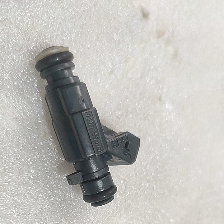 适用东风风行菱智V3M3M5喷油嘴燃油喷射器喷油嘴1.6