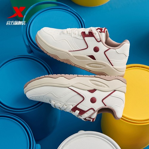 特步板鞋女鞋情侣同款新款小白鞋运动休闲鞋低帮百搭板鞋官方正品