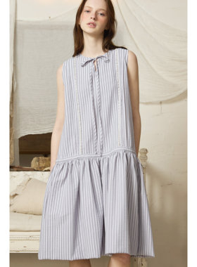 En blanc.ligne crème原创设计蓝灰条纹花边装饰连衣裙