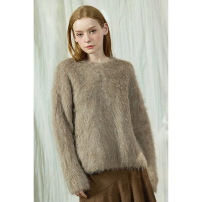 En blanc.ligne crème原创设计长绒毛圆领套头针织衫