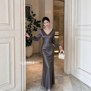 轻奢V领进口醋酸缎面鱼尾长袖连衣裙女45度斜裁显瘦百搭春秋款