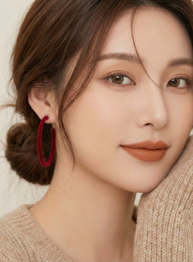 「遇见饰品MEET」红色植绒圈圈耳环耳钉秋冬款时尚百搭耳圈耳饰女