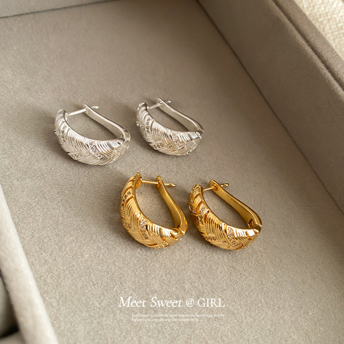 老钱风金色编织纹耳环