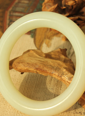 手镯手饰和田玉油润带证书