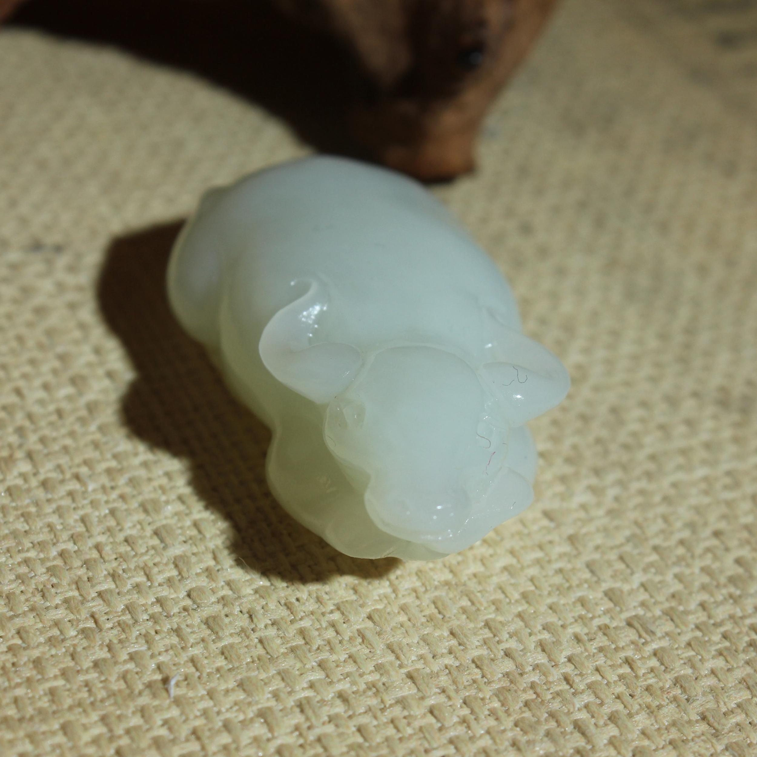 王实斋珠宝/新疆和田玉白玉生肖牛扭转乾坤挂件吊坠白度好润H159