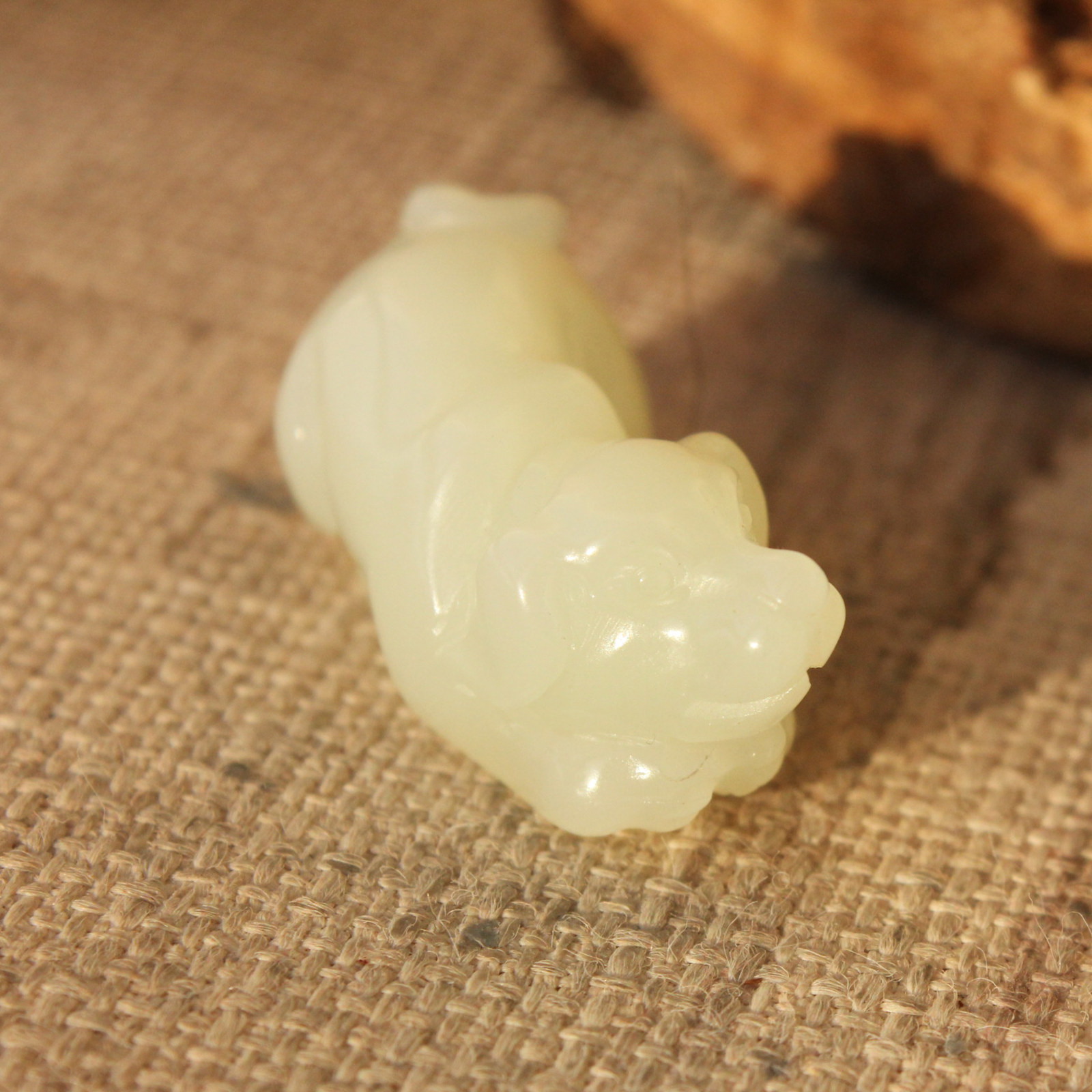 王实斋珠宝/新疆和田玉白玉狗旺财挂件吊坠白度好油润雕刻精美G26