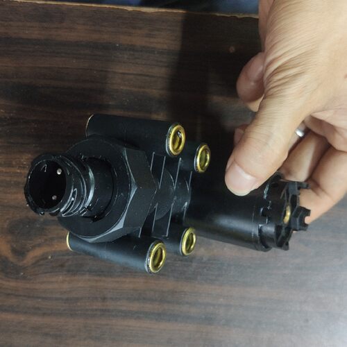 重卡底盘气囊减震高度阀高度阀传感器00110