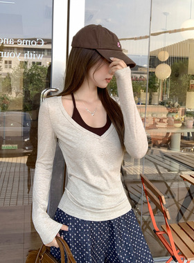 燕麦色辣妹修身V领长袖打底衫女2026春秋带胸垫挂脖系带背心上衣