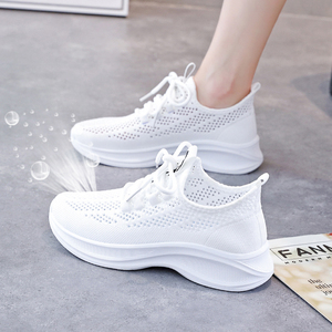 小白鞋女夏季新款厚底妈妈运动鞋网面薄款透气网鞋不累脚白色女鞋