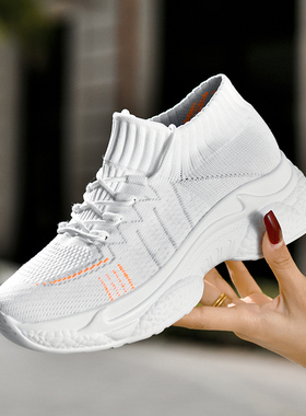 大码女鞋41一43春款白色老爹鞋厚底增高踩屎感运动鞋轻便袜子鞋女