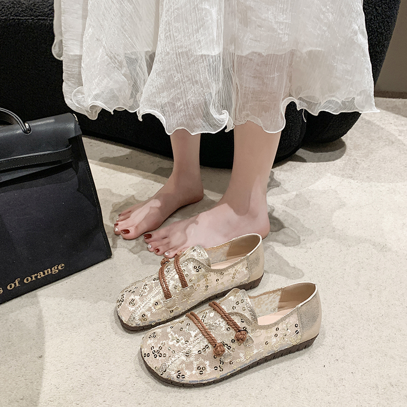 大码软底舒适蕾丝女鞋一脚蹬懒人