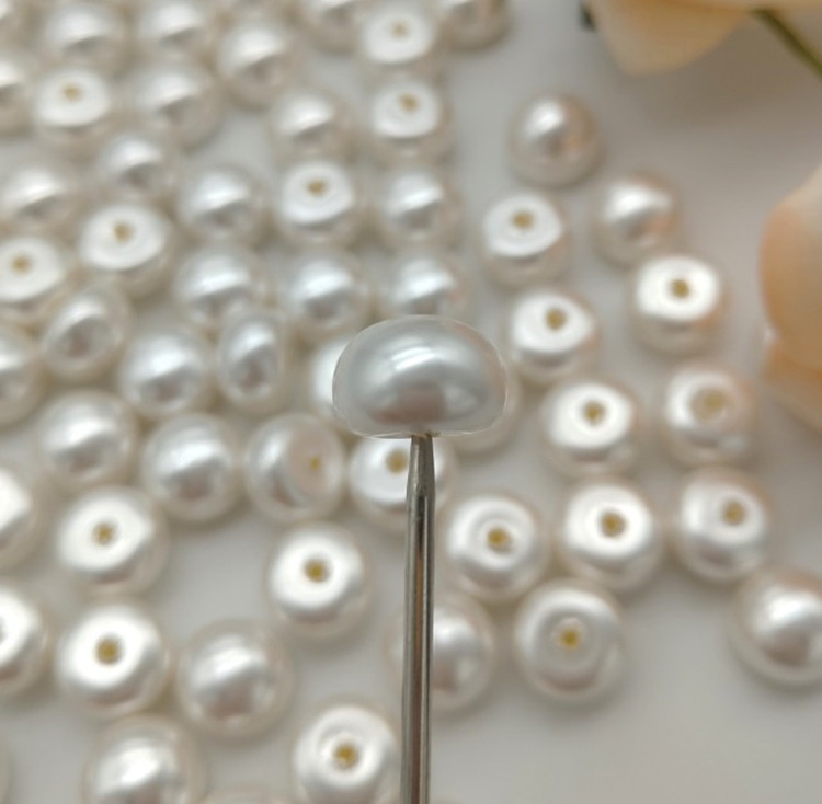 贝珠耳钉动漫服饰配件