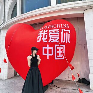 饰定制 国庆节充气爱国熊气模发光五星球爱心大型商业街户外美陈装