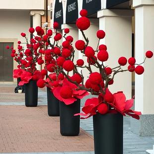 2026商场创意新年美陈红色毛线球藤球挂饰布置户外盆景装饰道具