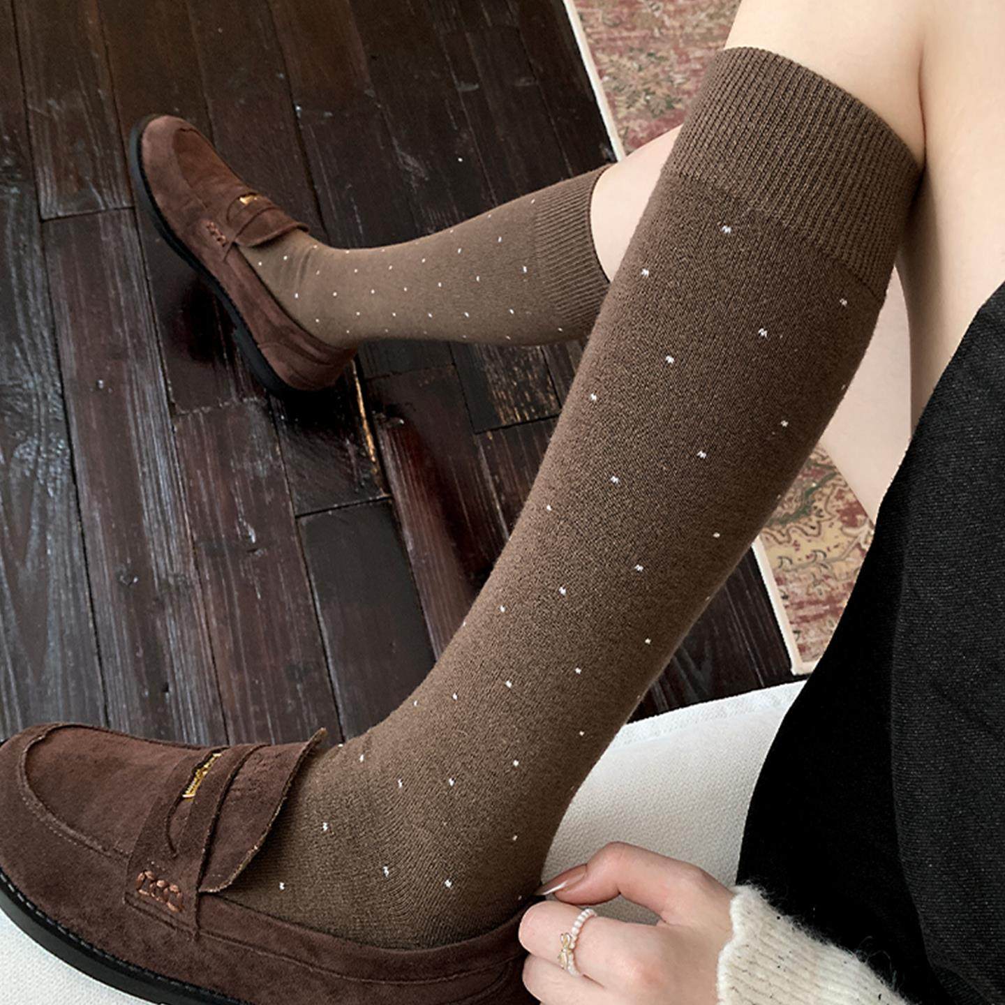 咖色美拉德袜子女款秋冬季波点长筒袜纯棉春秋韩系高筒显瘦小腿袜