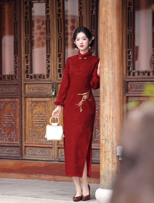 红色冬款长袖加绒加厚旗袍女新中式2025新款敬酒服新年战袍拜年服