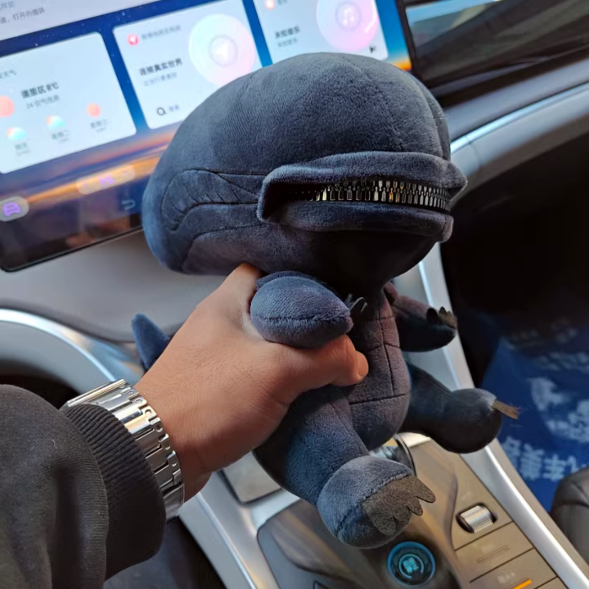 QMX成体异形公仔娃娃汽车副驾驶车载毛绒摆件沉睡魔咒恶龙玩偶男