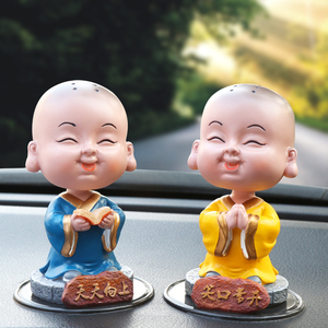 小和尚摆件汽车车载出入平安淡定禅意高档可爱摇头小沙弥饰品摆设