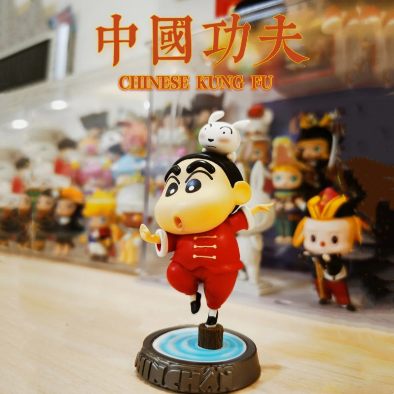 创意汽车摆件蜡笔小新手可爱卡通公仔模型车载车内装饰品中国功夫