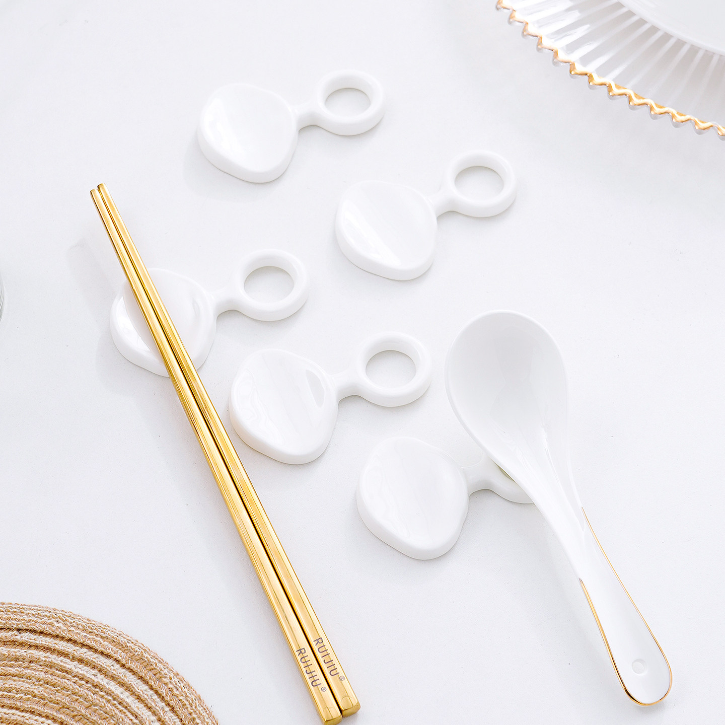 创意家用骨瓷指环筷架勺子托架