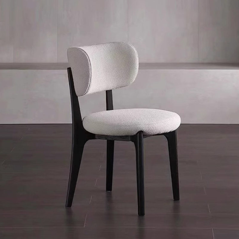 意式白蜡木餐椅家用现代简约羊羔绒椅设计师餐厅洽谈实木餐桌椅