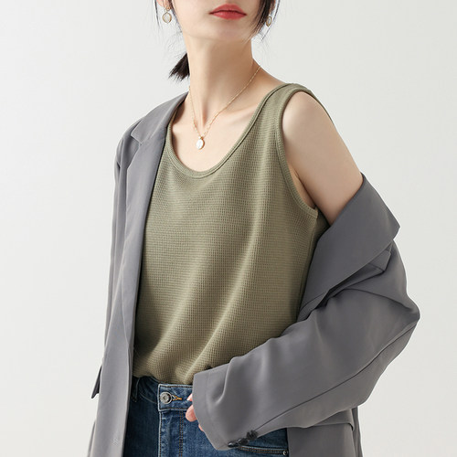 质感纹理，宽松显瘦，不走光