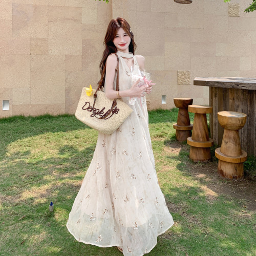 度假薄纱挂脖吊带连衣裙女夏背心裙子艺术生明媚穿搭2622p175k288