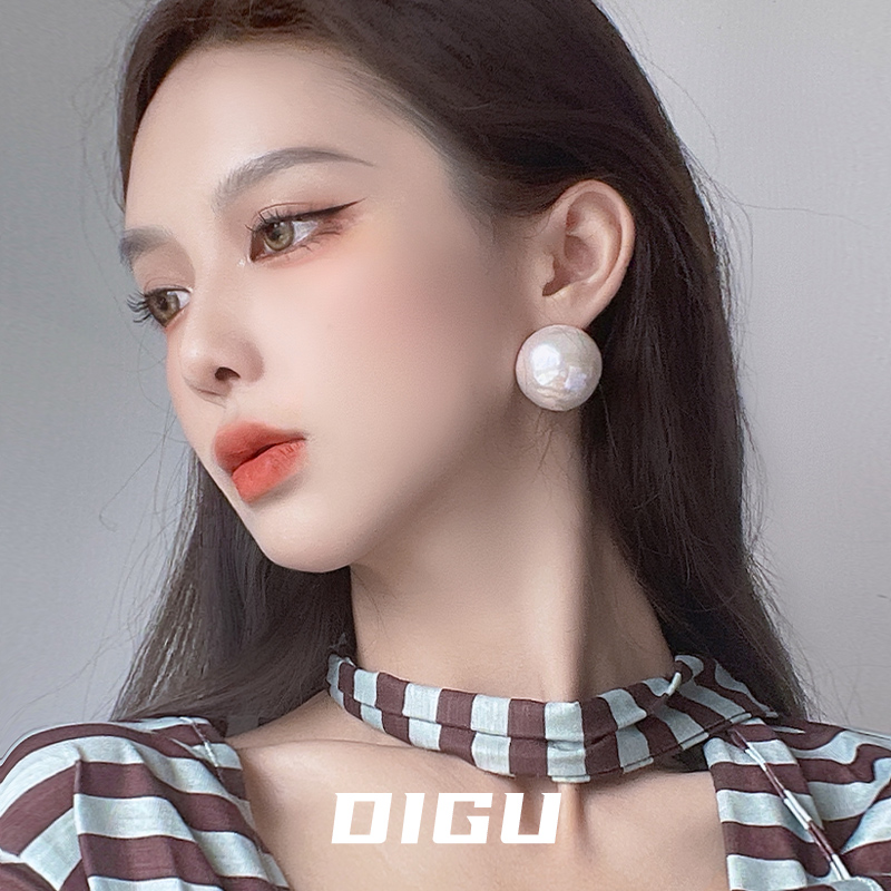 嘀咕家夸张极简风珍珠耳环