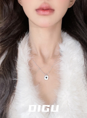 简约黑色爱心项链气质甜美锁骨链