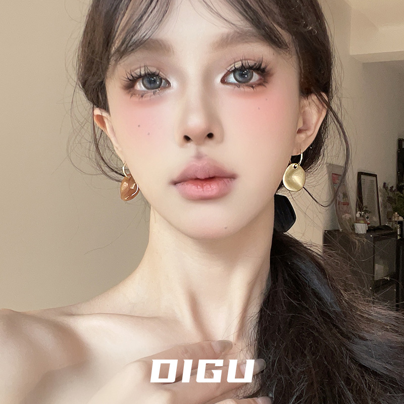 气质复古不对称美拉德风圆片耳环
