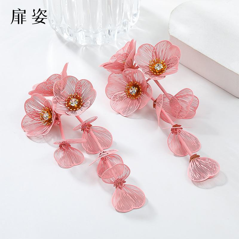 扉姿 女士摩登舞新款舞蹈配饰小清新锆石花朵耳钉耳环F024