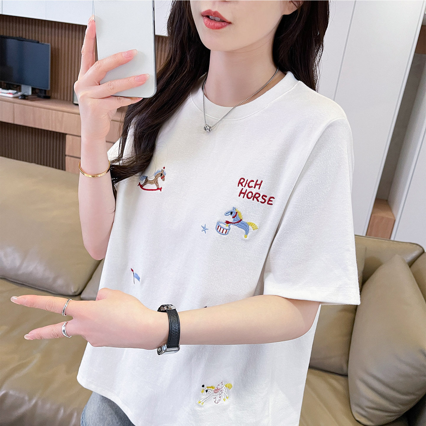 小马刺绣短袖t恤女宽松图片