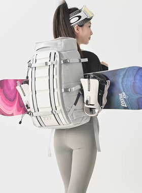 单板双肩滑雪背包可背单板双板野雪包可登机滑雪包30L