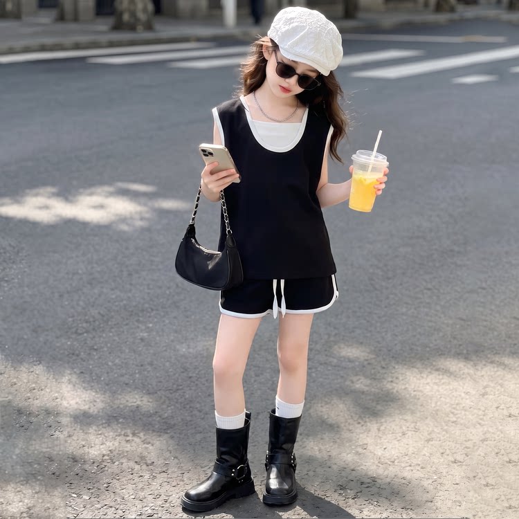 女童韩版时尚套装2026夏季撞色连帽无袖背心上衣抽绳短裤三件套潮